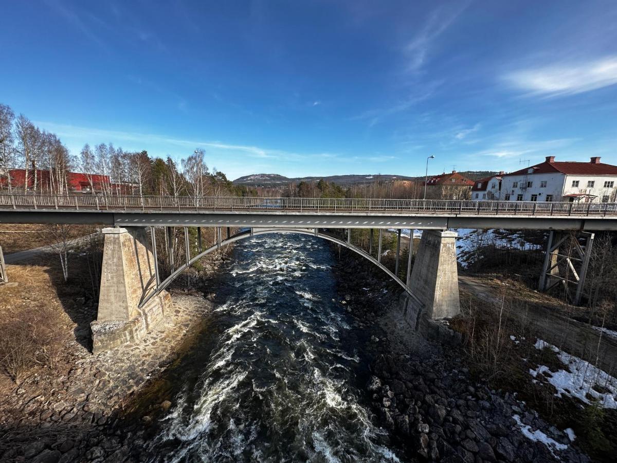 Ljungaverk Takvaning Med Ekgolv Och Badkar Naera Aelven Exteriör bild